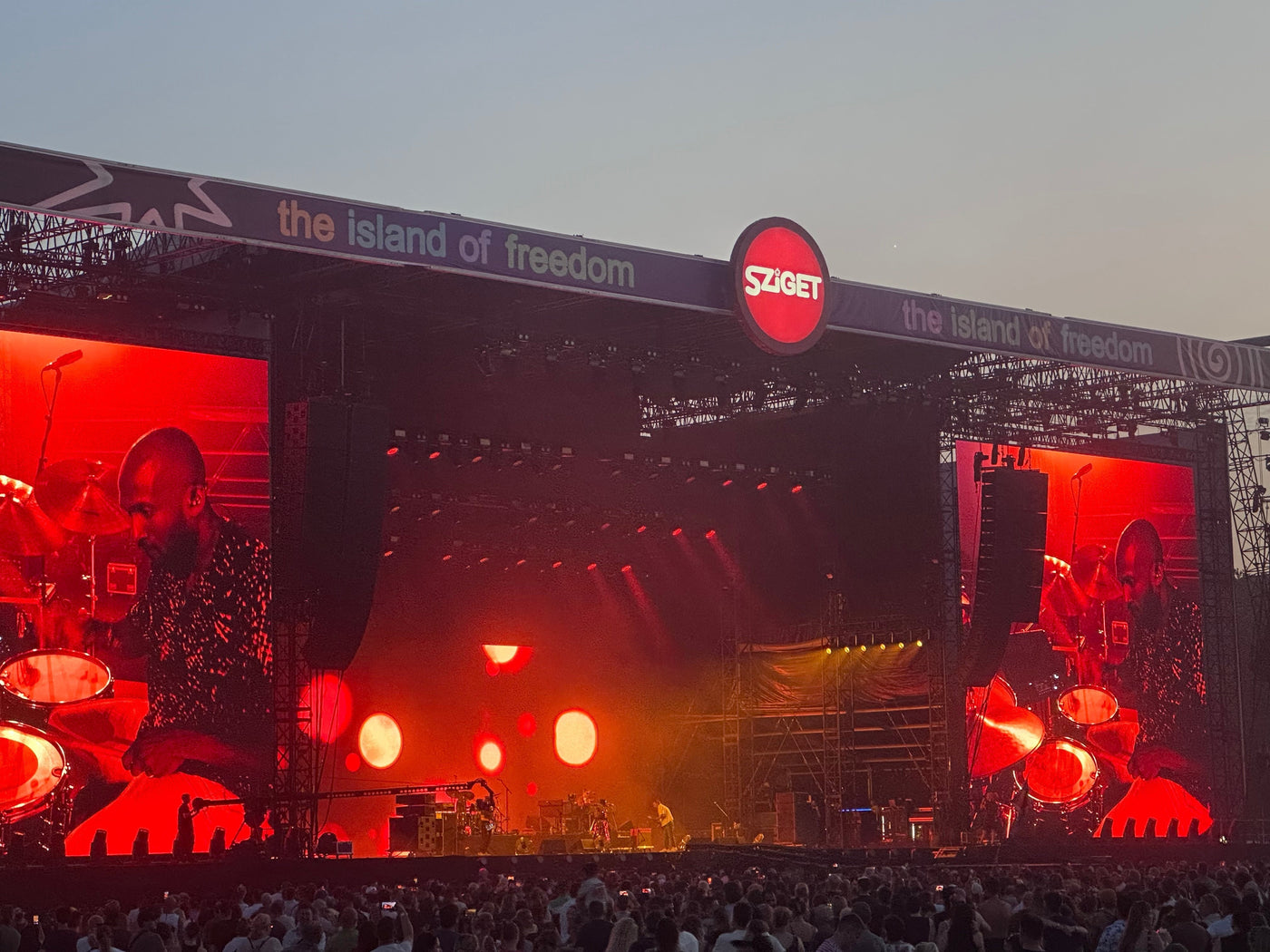 SZIGET DAY ZERO — MUSIC, MEMORY & FAMILIAR FACES