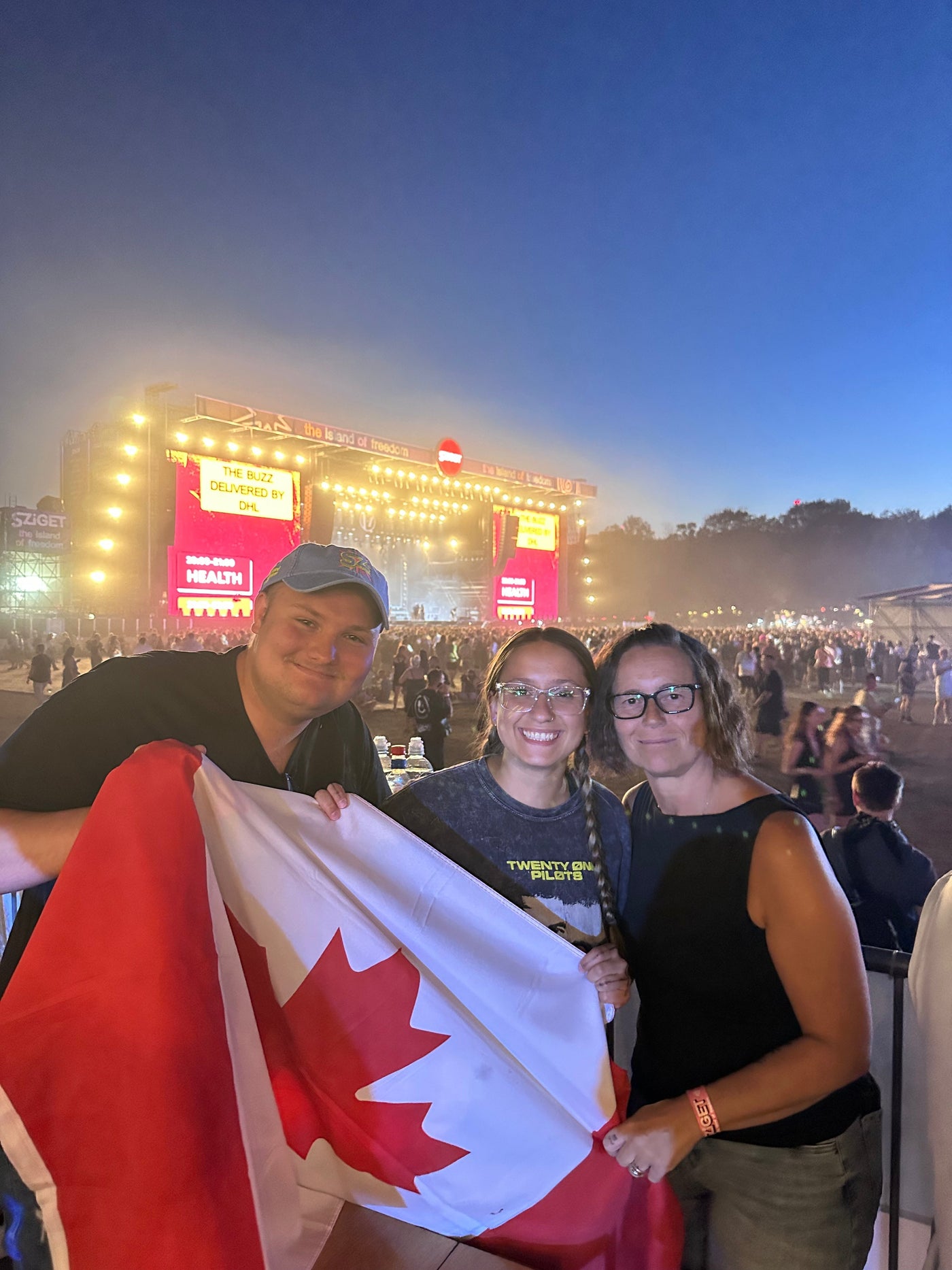 SZIGET DAY TWO — TIMELESS VOICES, NEW ENERGY & PURPLE RAIN