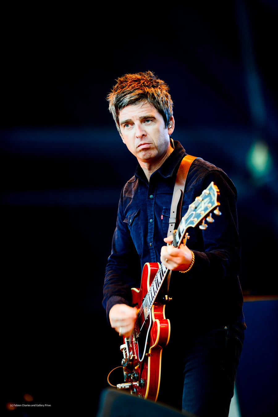 Noel Gallagher — Red Guitar