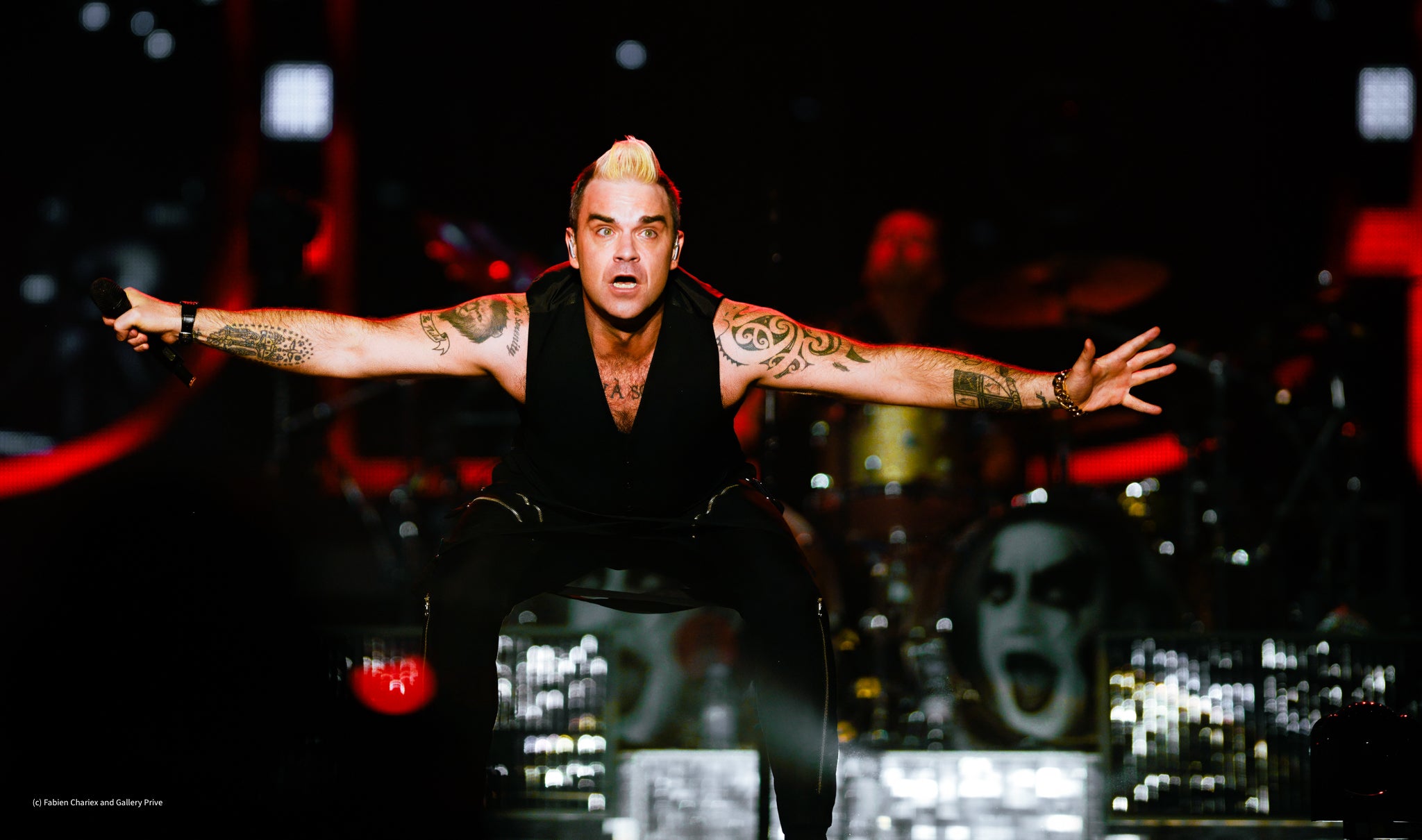 Robbie Williams — Open Arms — fine art photography by Gallery Privé
